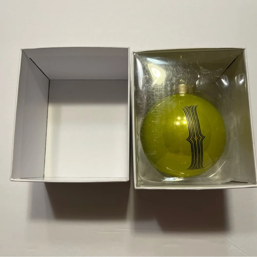 Monogram Ornament Glass “I” Yellow/Green 3